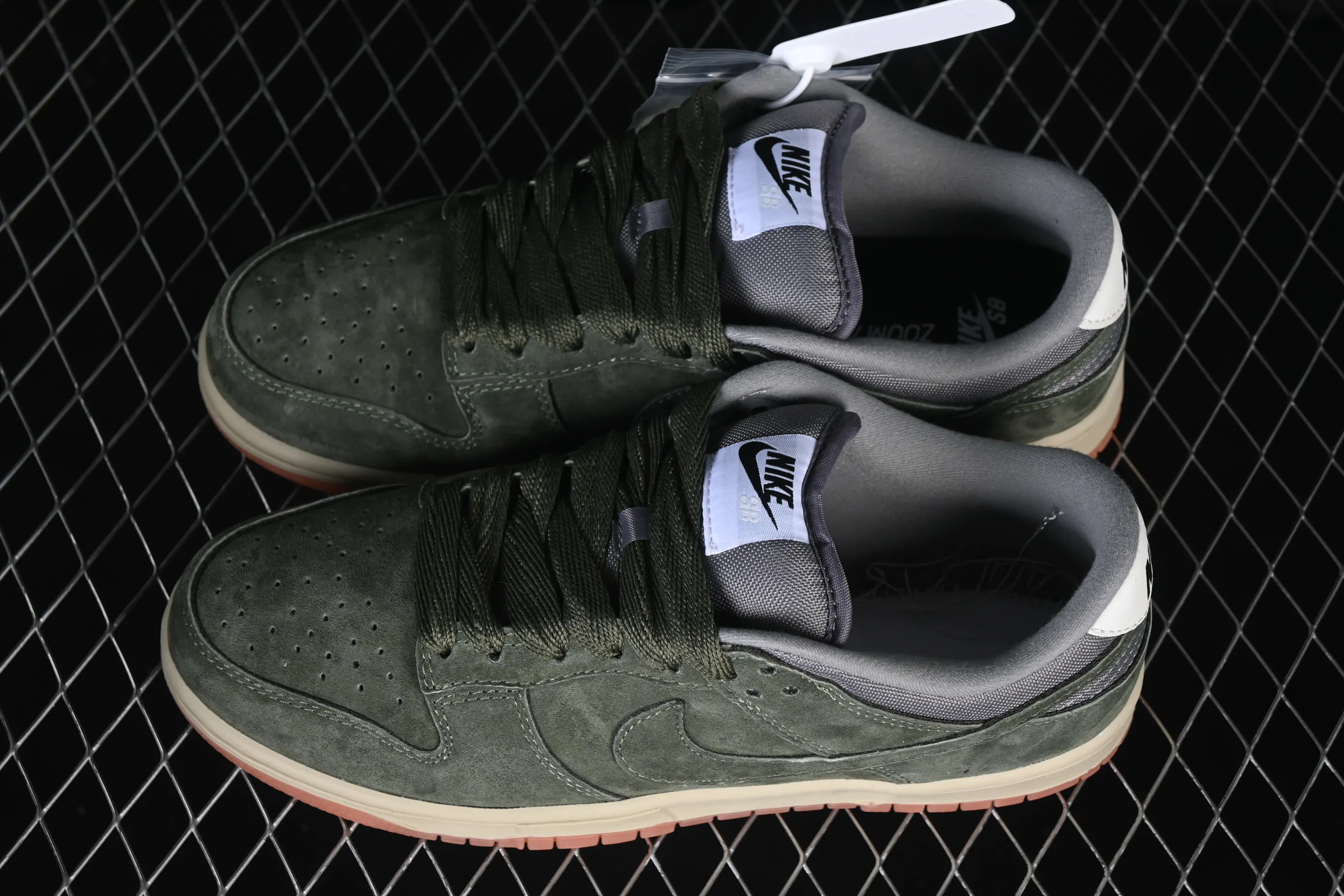 All Categories Nk SB Dunk Series Nk SB Dunk Low Low-top sneakers Nike SB Dunk Low Raw rubber army green SB low-top casual sneakers HJ0367-301